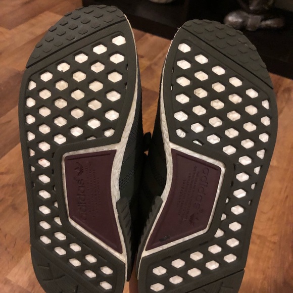 Adidas NMD R1 women’s sz 5 grey/maroon - Picture 5 of 8